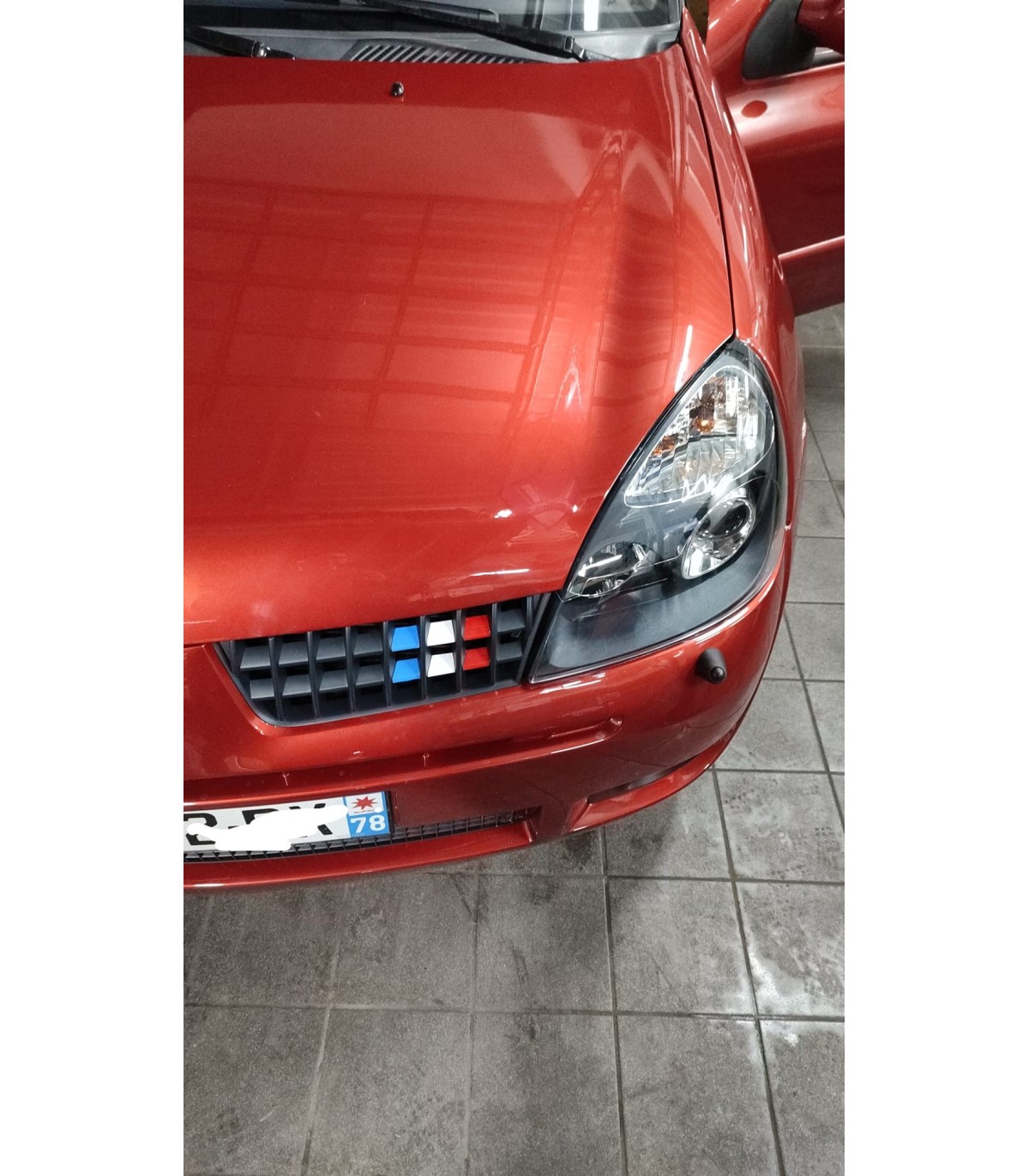 StickersDRAPEAU CALANDRE CLIO 2RS